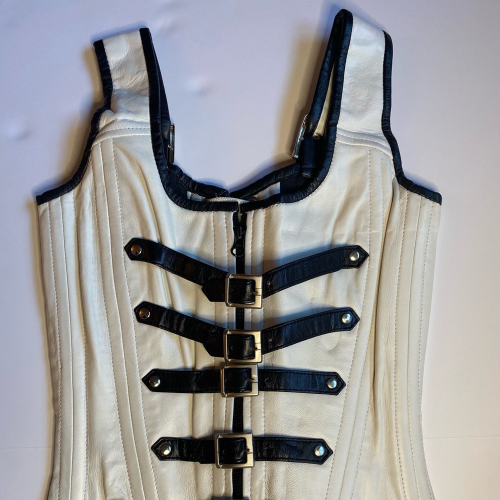 Delilah’s Collections White w/Black Trim, Fullbust Premium Leather Corset
